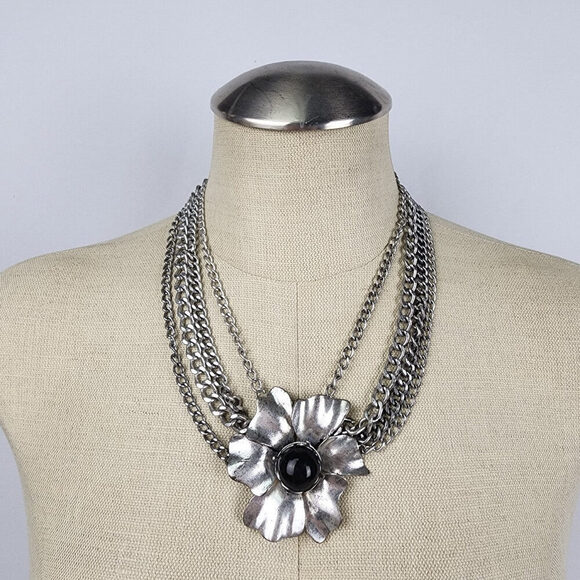 Jewelry - Silver Chain Flower Statement Necklace